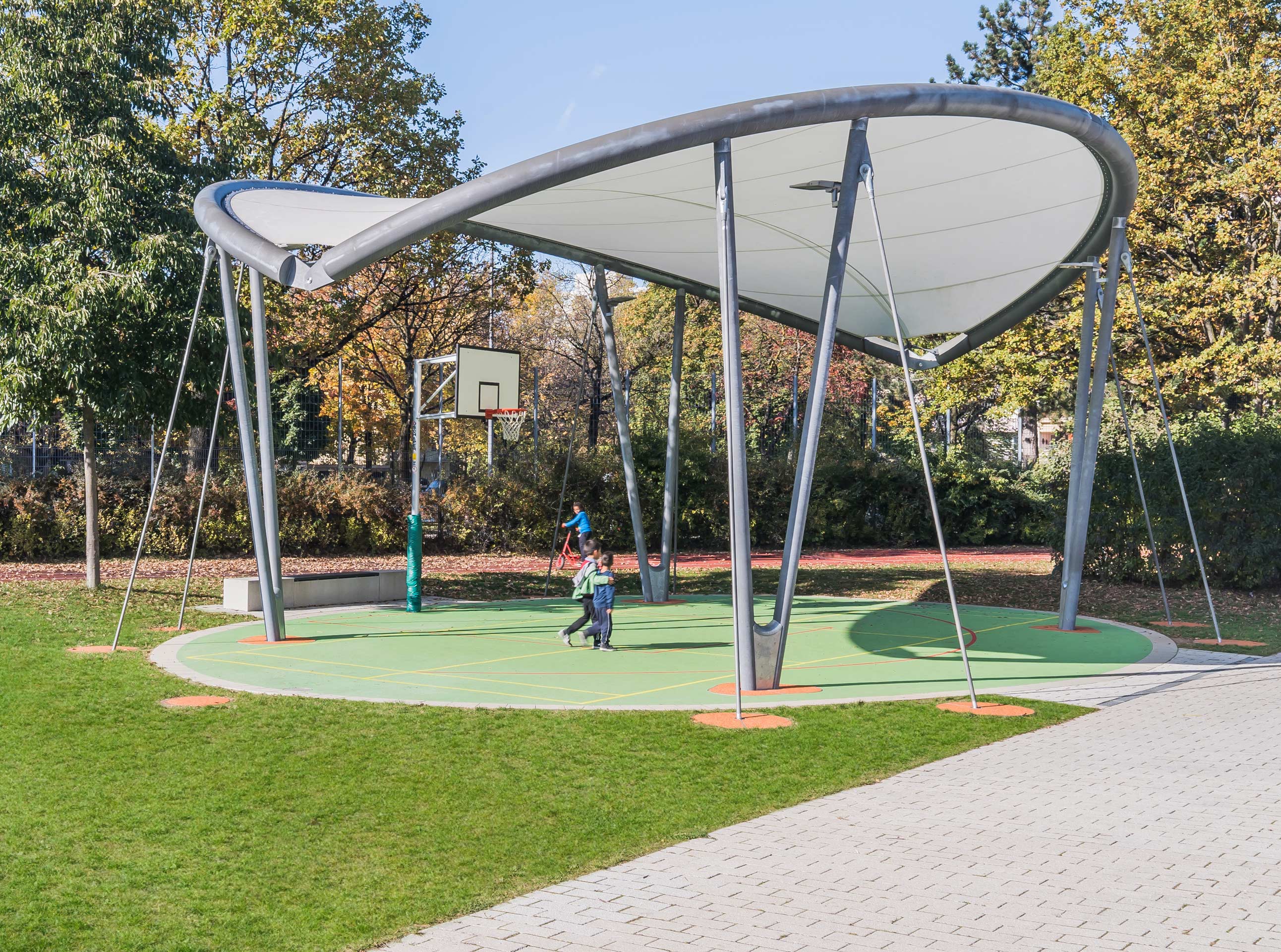 Membrandach I Textile Architektur I Membranarchitektur I Überdachung Spielfeld I Überdachung Spielplatz